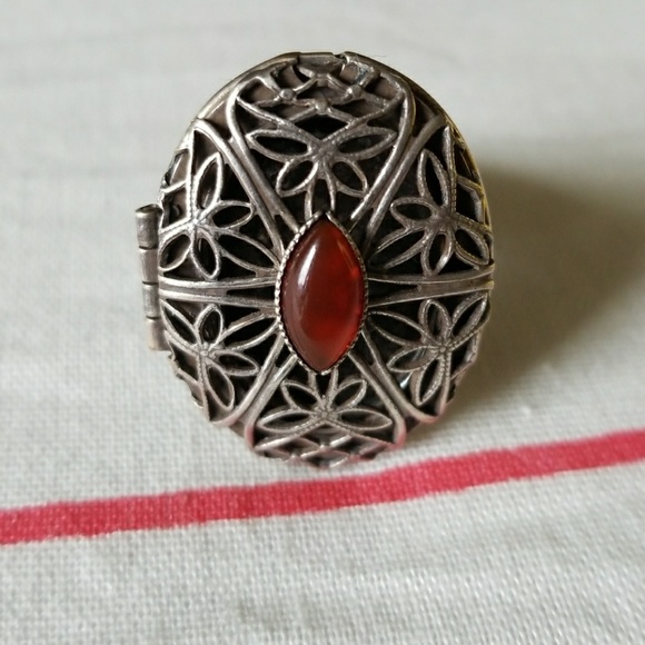 Locket ring - Picture 5 of 5